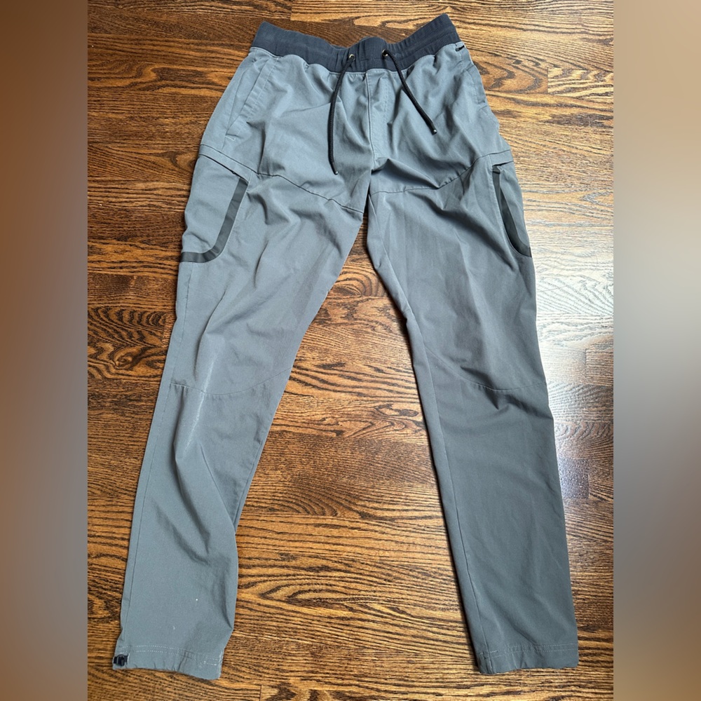 Under Armour Men's Charcoal Cargo Pants